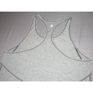 Women's Lululemon Gray Stretch Racer Back Casual GYM Tank Top sz.‎ 8